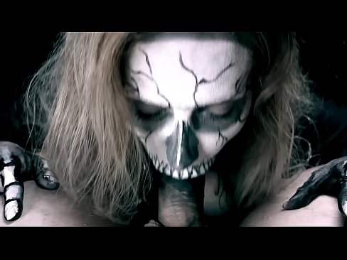 ❤️ Demon djevojka siše kurac svojim crnim ustima i guta spermu. ❤️ Porno kod nas hr.liporno.ru ﹏